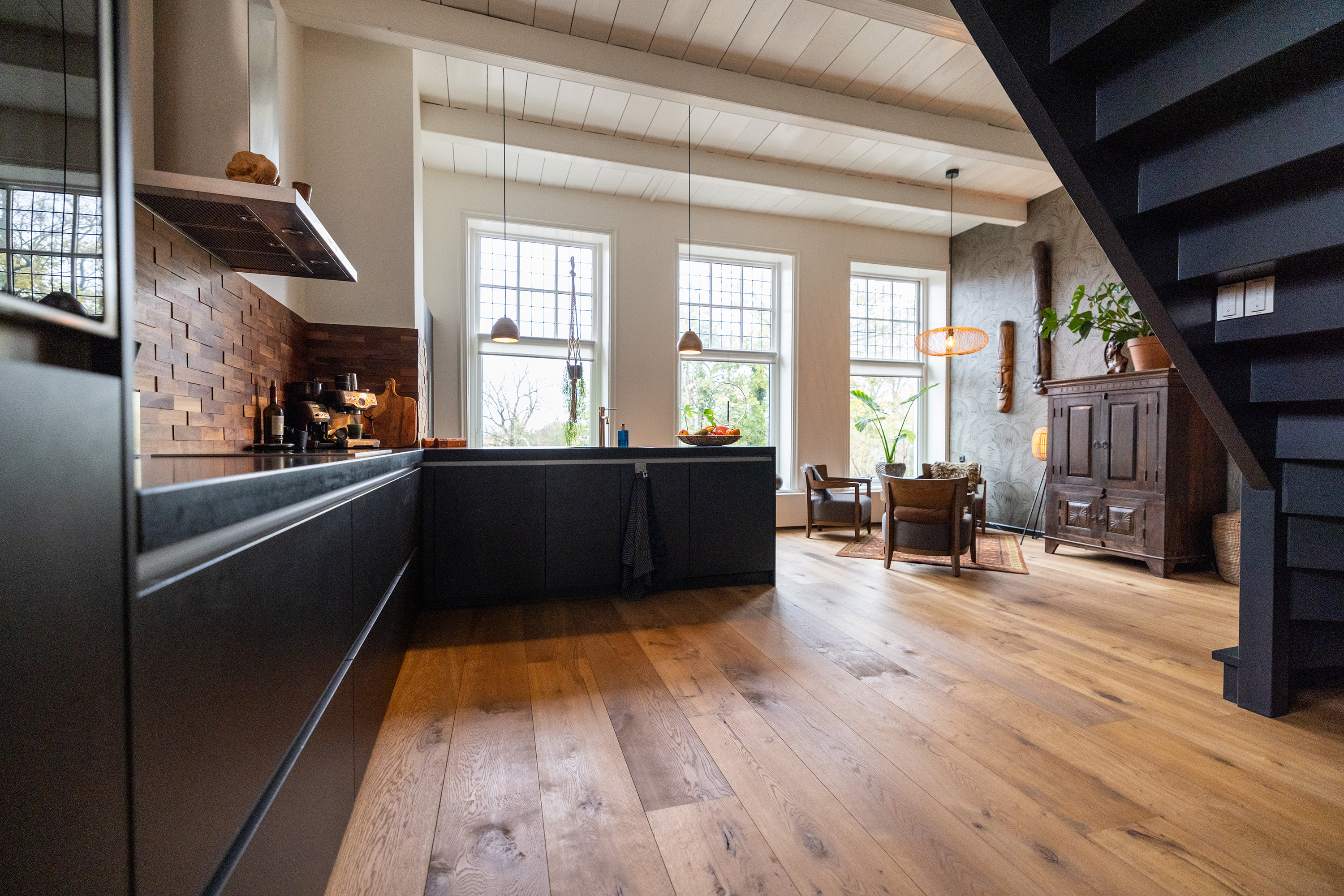 Oud met modern gecombineerd. Een prachtig authentiek 17e eeuws pand met een hypermoderne keuken!