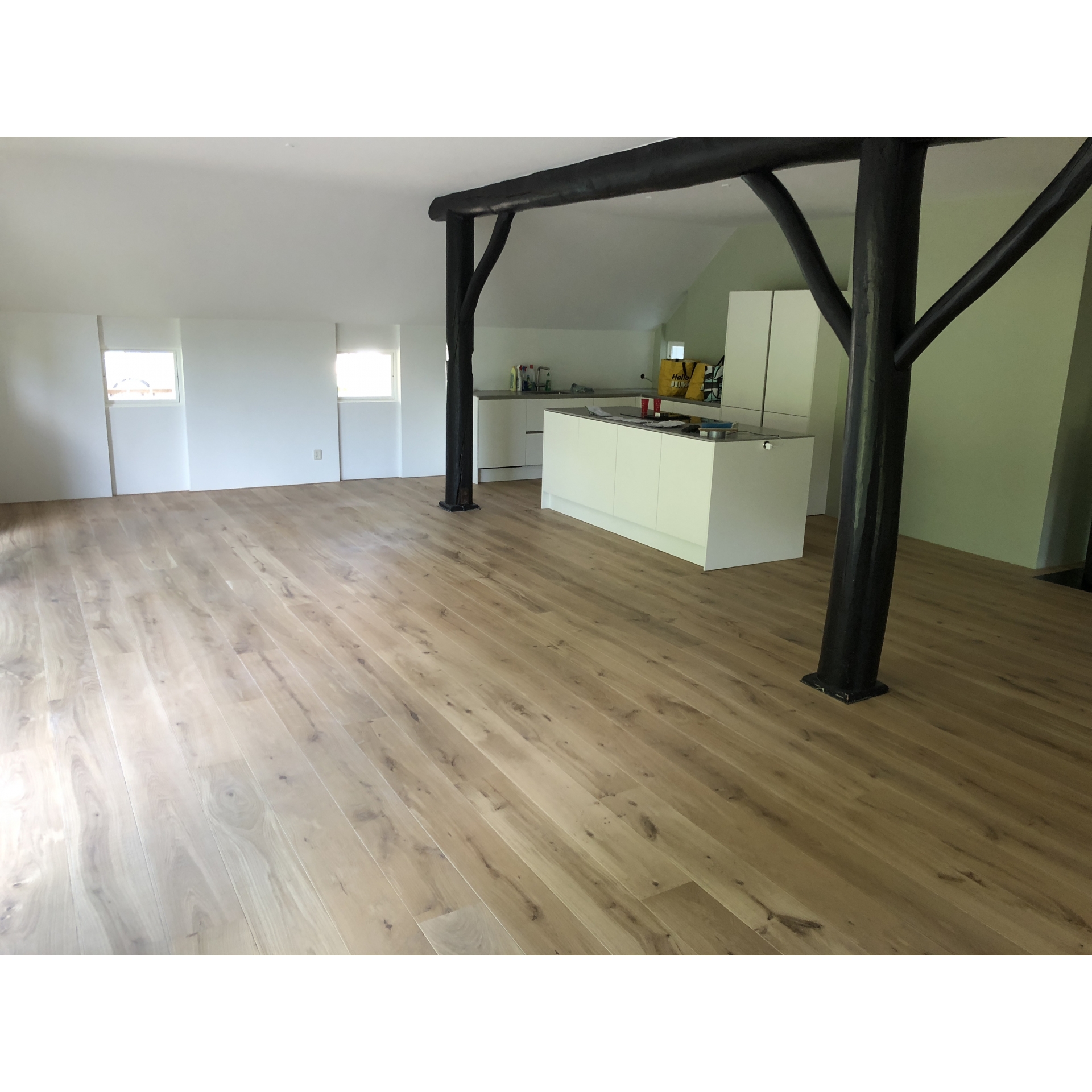 In een woonboerderij gelegen in de schitterende Drentse bossen tussen Eelde, Vries en Paterswolde hebben wij een Multiplank eiken gelegd in het oude deel.