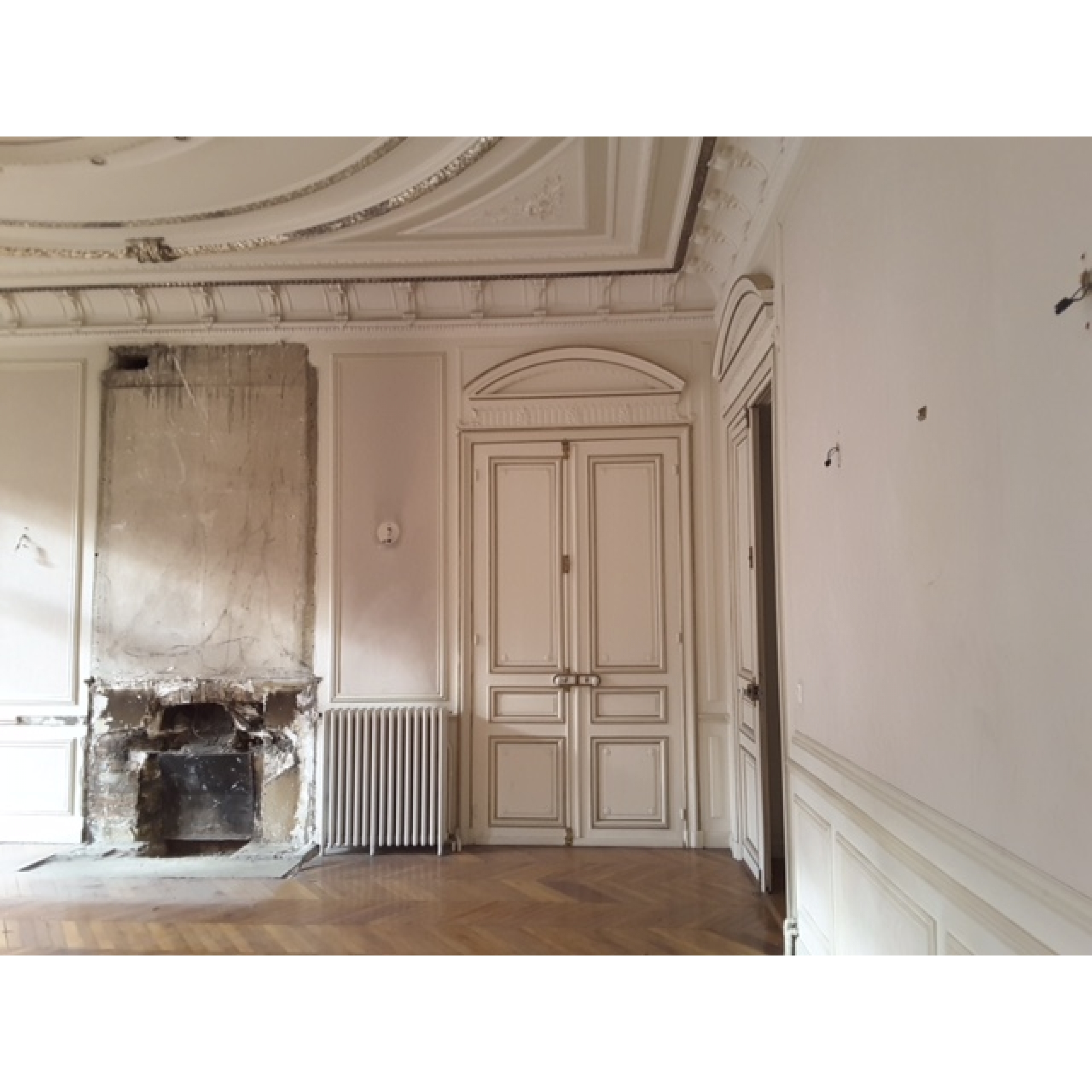 Prachtige plafond ornamenten in deze Parijse stadsvilla