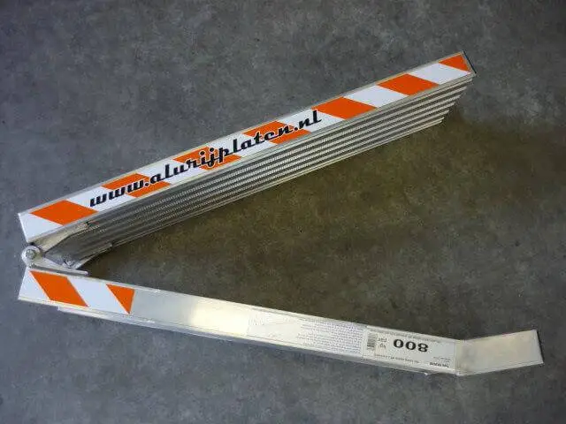 Opklapbare oprijplaat, met rand 3000 x 250 - Superlicht