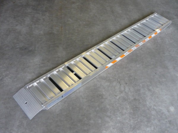 Compact oprijplaat 2.430 x 350