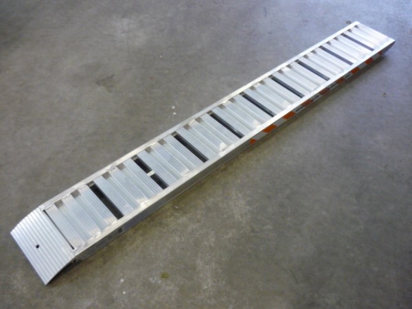 Compact oprijplaat 2.450 x 300