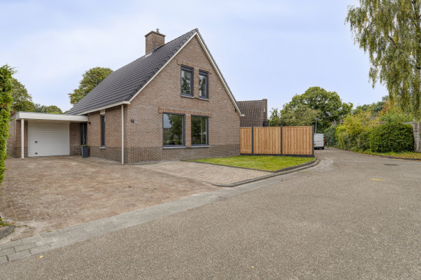 Strausslaan 14, Hoogezand