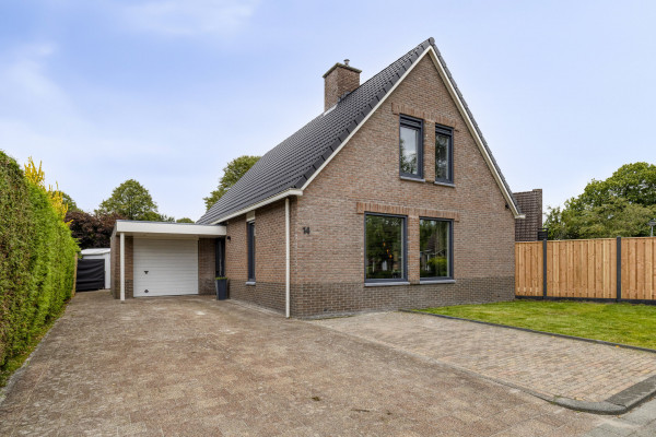 Strausslaan 14, Hoogezand
