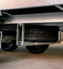 Reservewiel onder gemonteerd