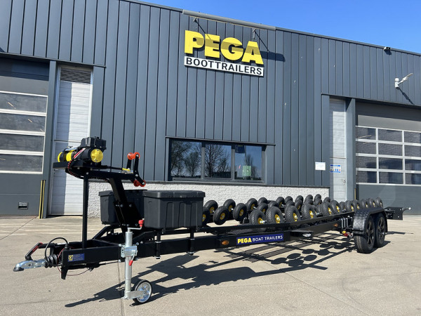 PEGA Boottrailer R-Liner 7,75m 2700 kg