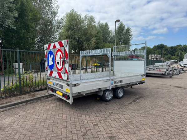 Speciale aanhanger voor verkeersborden