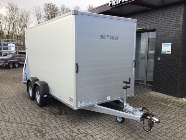 Geslotenwagen met klep/deur