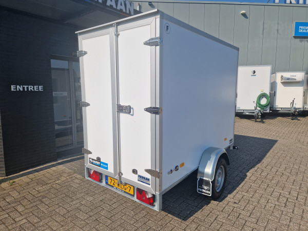 Geslotenwagen 250  x 180