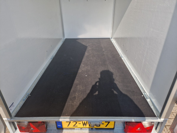 Geslotenwagen 250  x 180