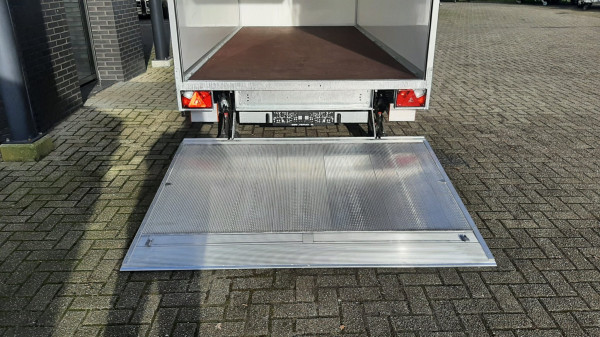 Hapert Sapphire | met Dhollandia laadklep | 455x200x210 