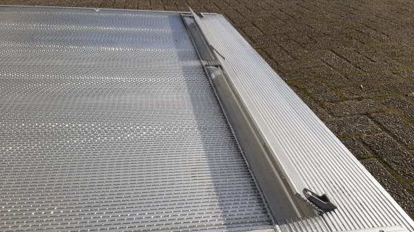 Hapert Sapphire | met Dhollandia laadklep | 455x200x210 