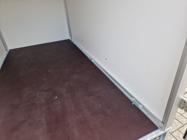 Gesloten wagen Hapert Sapphire L-2 | 250x130x150 Blauwe wanden