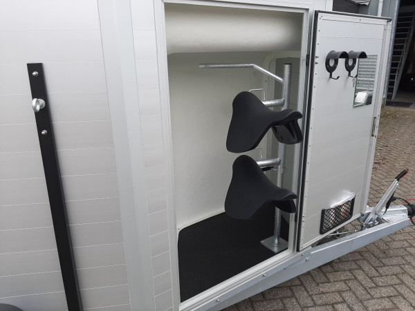 Sirius | S75 met Zadelkamer | Alu/Antraciet | 2 paards