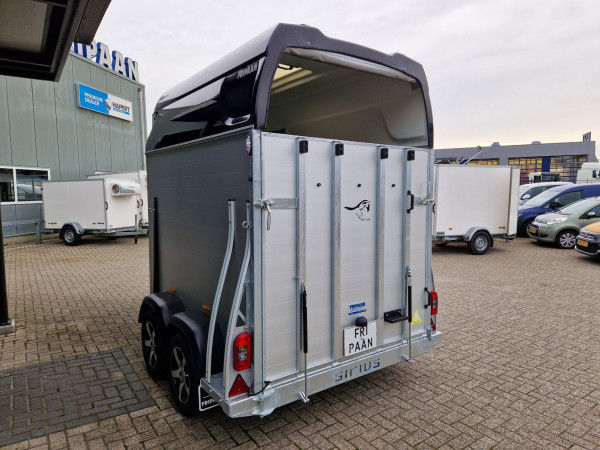 Paardentrailer Sirius | S77 met Zadelkamer | Aluminium/Zwart | 2 paards