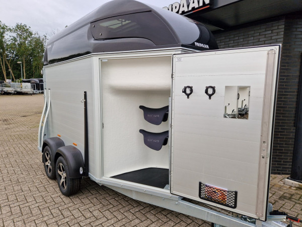 Sirius | S77 met Zadelkamer | Aluminium/Zwart | 2 paards