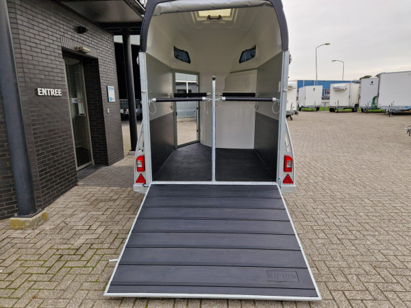 Paardentrailer Sirius | S77 met Zadelkamer | Aluminium/Zwart | 2 paards