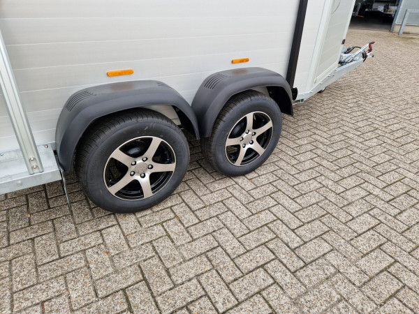 Paardentrailer Sirius | S77 met Zadelkamer | Aluminium/Zwart | 2 paards