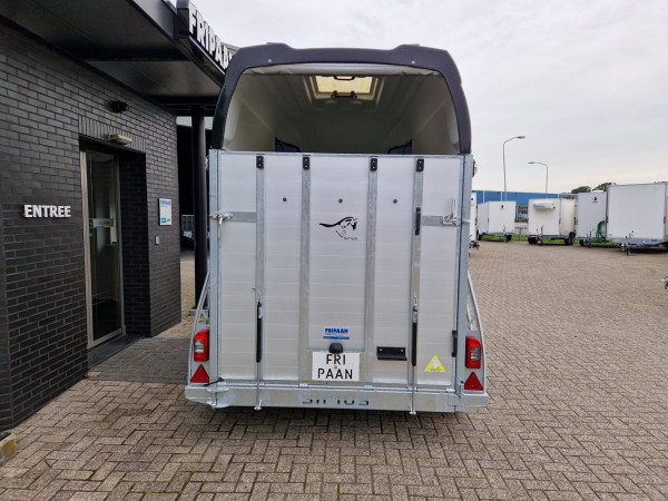 Paardentrailer Sirius | S77 met Zadelkamer | Aluminium/Zwart | 2 paards