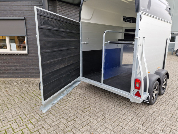 Paardentrailer Sirius | S77 met Zadelkamer | Aluminium/Zwart | 2 paards