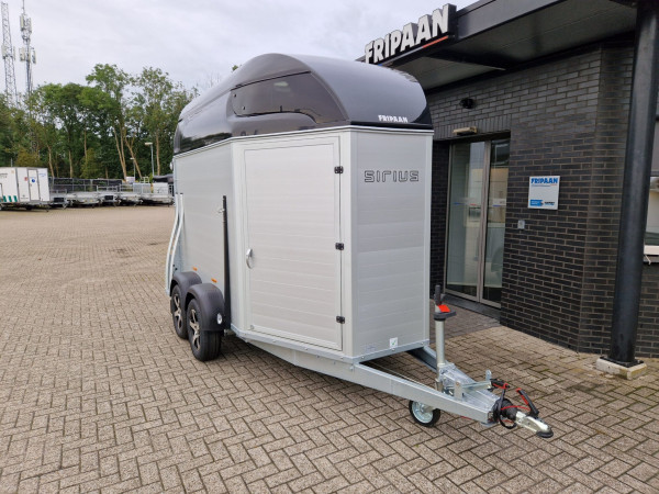 Sirius | S77 met Zadelkamer | Aluminium/Zwart | 2 paards