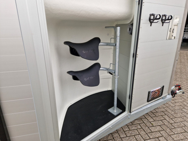 Paardentrailer Sirius | S77 met Zadelkamer | Aluminium/Zwart | 2 paards