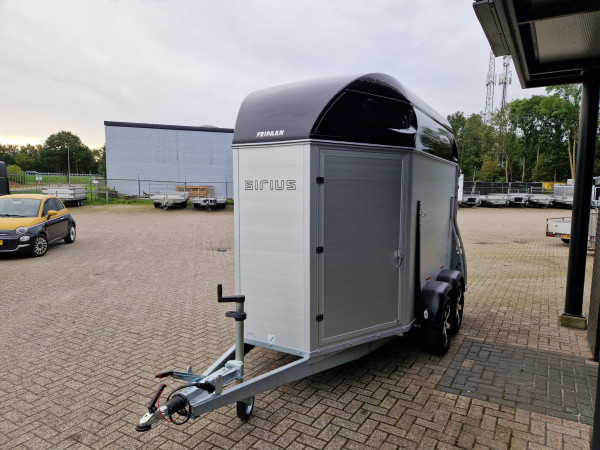 Paardentrailer Sirius | S77 met Zadelkamer | Aluminium/Zwart | 2 paards