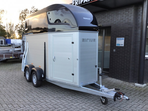 Paardentrailer Sirius | S45 met Zadelkamer | Alu/Zwart | 1.5 paards
