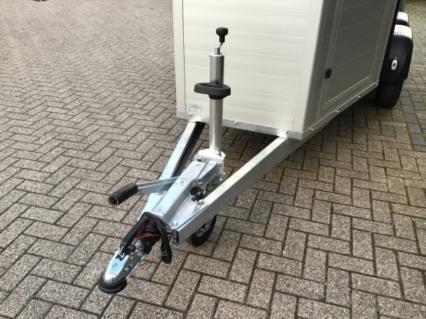 Paardentrailer Sirius | S45 met Zadelkamer | Alu/Zwart | 1.5 paards