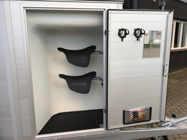 Sirius | S45 met Zadelkamer | Alu/Zwart | 1.5 paards