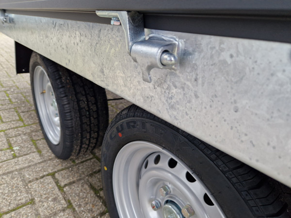 Plateauwagen Hapert Azure H-2 | 2000kg | 335x180