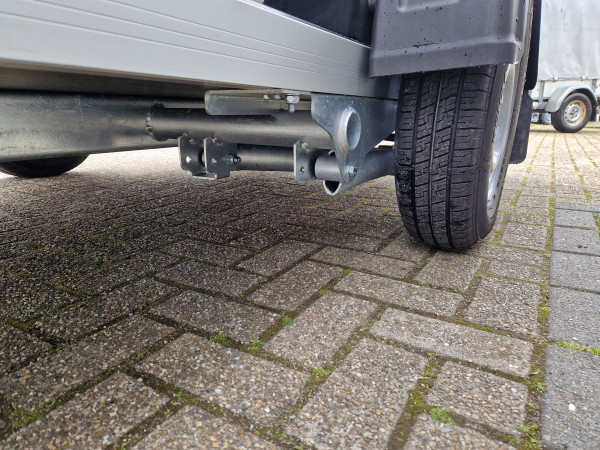 Gesloten wagen Debon Cargo | Met zijdeur | Zwart