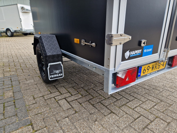 Gesloten wagen Hapert Sapphire L-2 | 250x130x150cm ( composiet zwart)