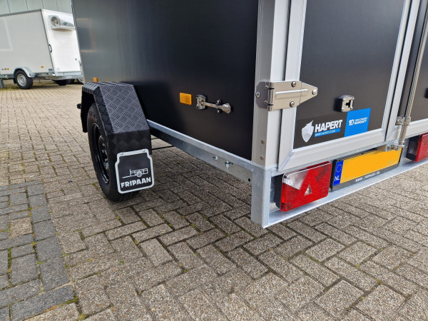 Gesloten wagen Hapert Sapphire L-2 | 250x130x150cm ( composiet zwart)