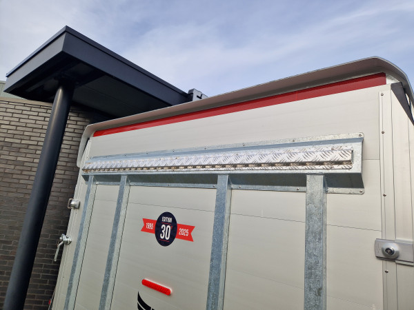 Gesloten wagen Debon Roadster 2000  ( Model 2026 )