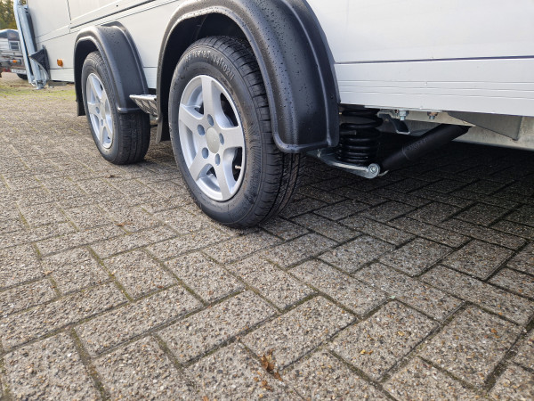 Gesloten wagen Debon Roadster 2000  ( Model 2026 )