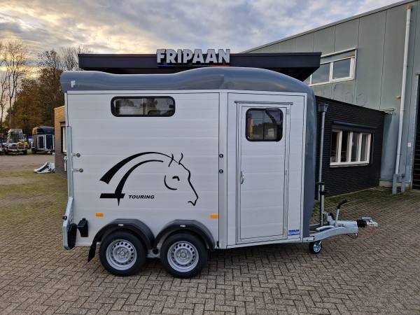 Paardentrailer Cheval Touring Jumping met zadelkast