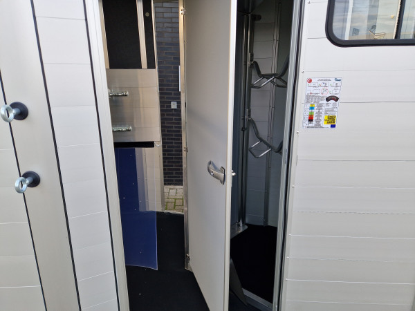 Paardentrailer Cheval Touring Jumping met zadelkast