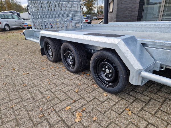 Indigo LF-3 Transporter 3500kg Parabool