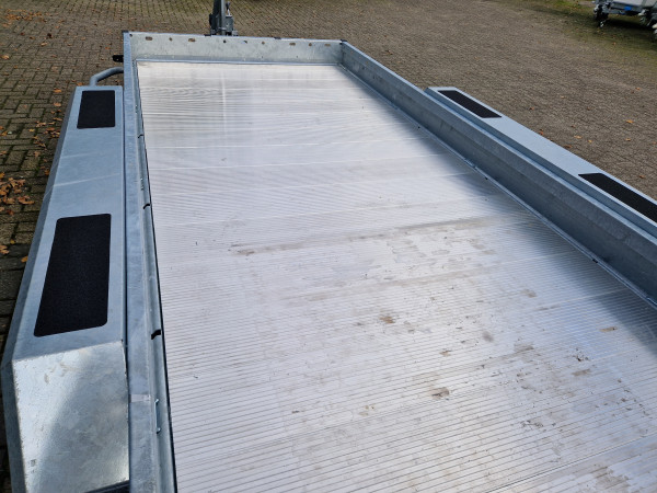 Machinetransporter Indigo LF-3 Transporter 3500kg Parabool