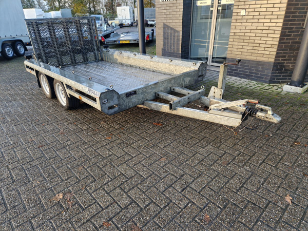 Hulco Aanhanger 300x150  Terrax-2