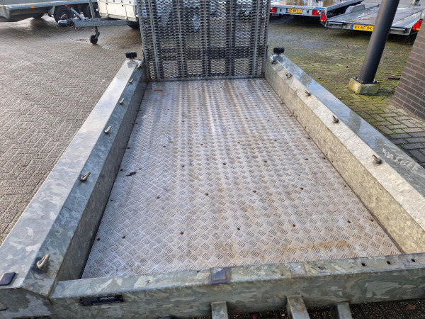 Hulco Aanhanger 300x150  Terrax-2