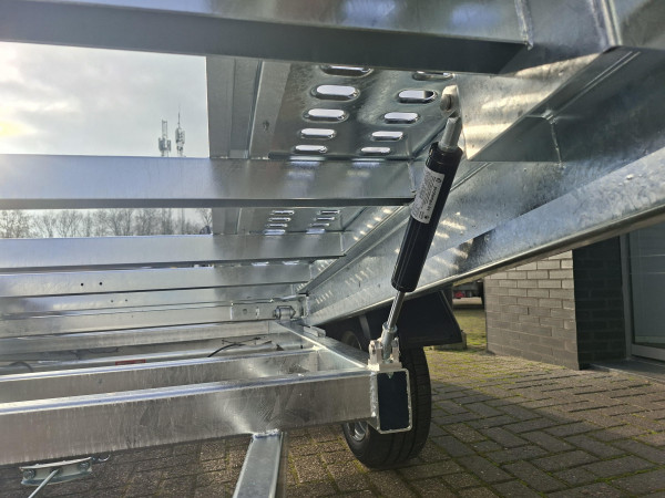 Hapert Aanhanger 455x210  Indigo Auto