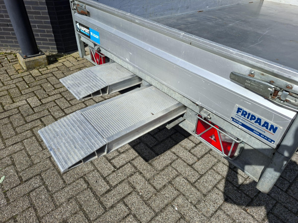 Hapert Aanhanger 335x180  Azure H-2