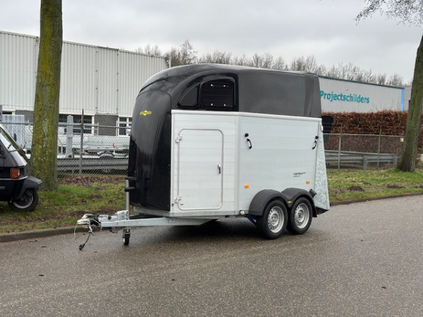 Paardentrailer huren afbeelding