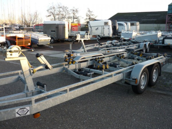 Huur Boottrailer tandemas 7m