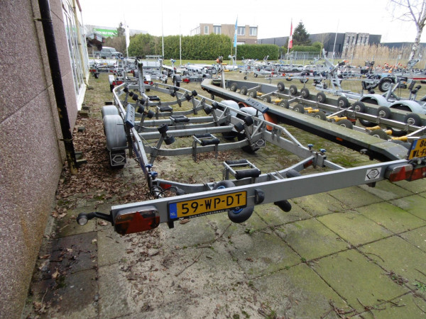 Boottrailer Kalf S 3500-82 v motorboot